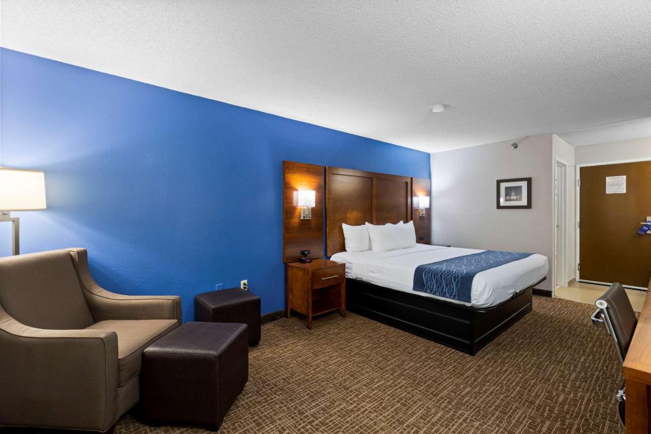 Comfort Inn & Suites St Louis-Hazelwood Exterior photo