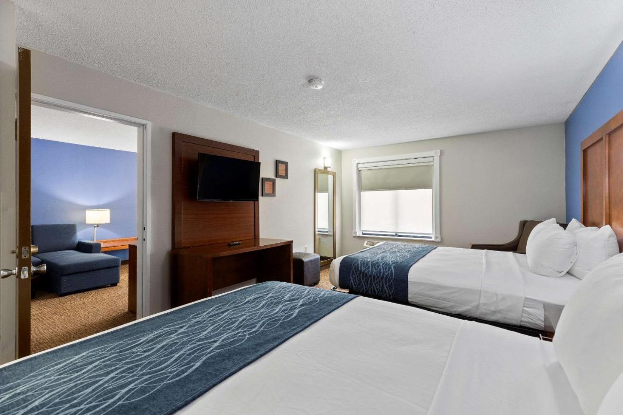 Comfort Inn & Suites St Louis-Hazelwood Exterior photo