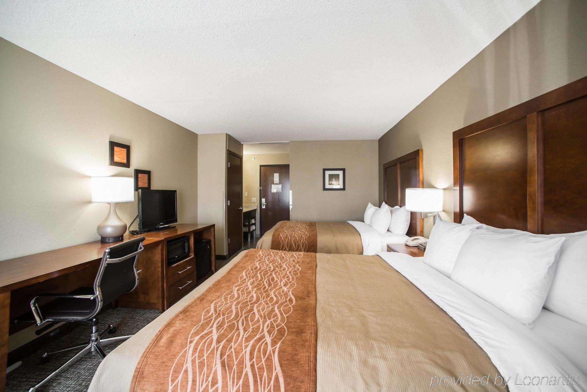 Comfort Inn & Suites St Louis-Hazelwood Exterior photo